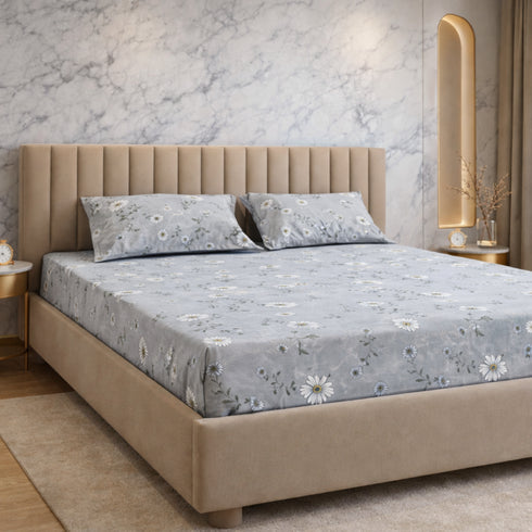 Night Bloom Silver Daisy Double Bedsheet Set (1 Bedsheet, 2 Pillow Covers)