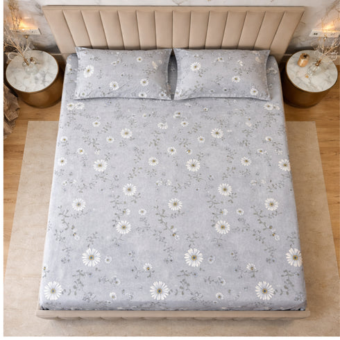 Night Bloom Silver Daisy Double Bedsheet Set (1 Bedsheet, 2 Pillow Covers)